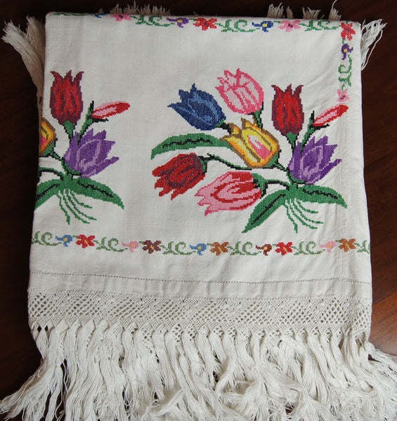 Cross Stitch Tulip Tablecloth Fringe