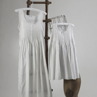Ladies Smocked Nightgown – Pandora de Balthazar Lifestyle