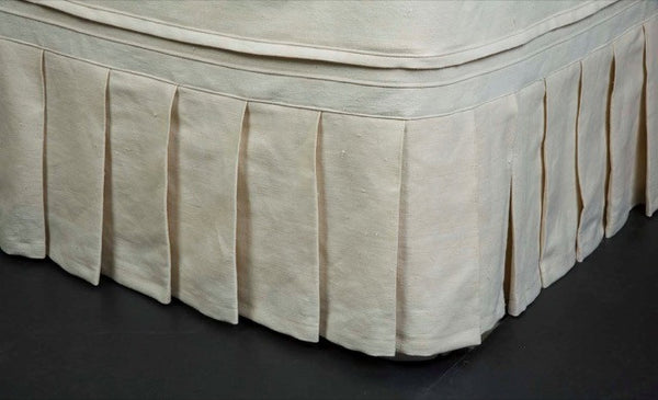 Bedskirt with Wide Knife Pleats