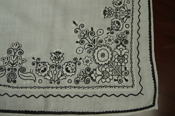 Black White Floral Embroidered Antique Tablecloth Corner